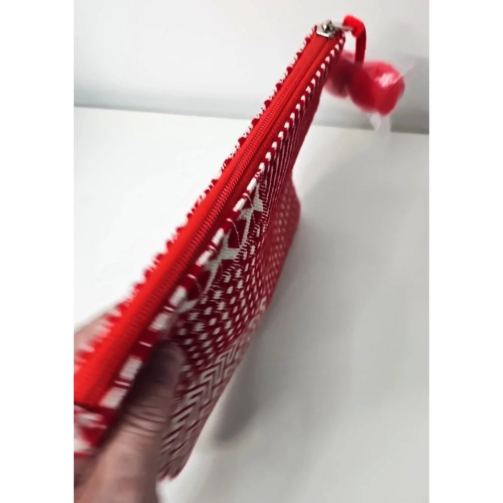 2CHIC Red White Geometric Woven Clutch Purse Zipper Pouch Cosmetic Bag